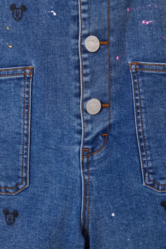 Desigual mergina „Disney“ „Mickey Mouse“ džinsiniai „Dungaree“ šortai apranga S606BV1834