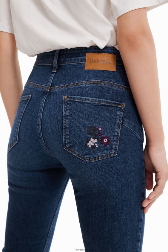 Desigual moterys siauri push-up džinsai su išsiuvinėtomis gėlėmis apranga S606BV564