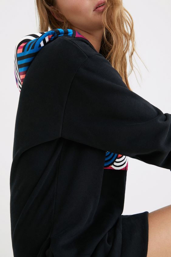 Desigual moterys trumpa pliušinė suknelė su gobtuvu apranga S606BV1038