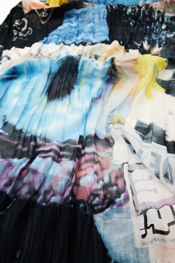 Desigual moterys stačiakampis raukšlėtas laikraštis priedas S606BV338